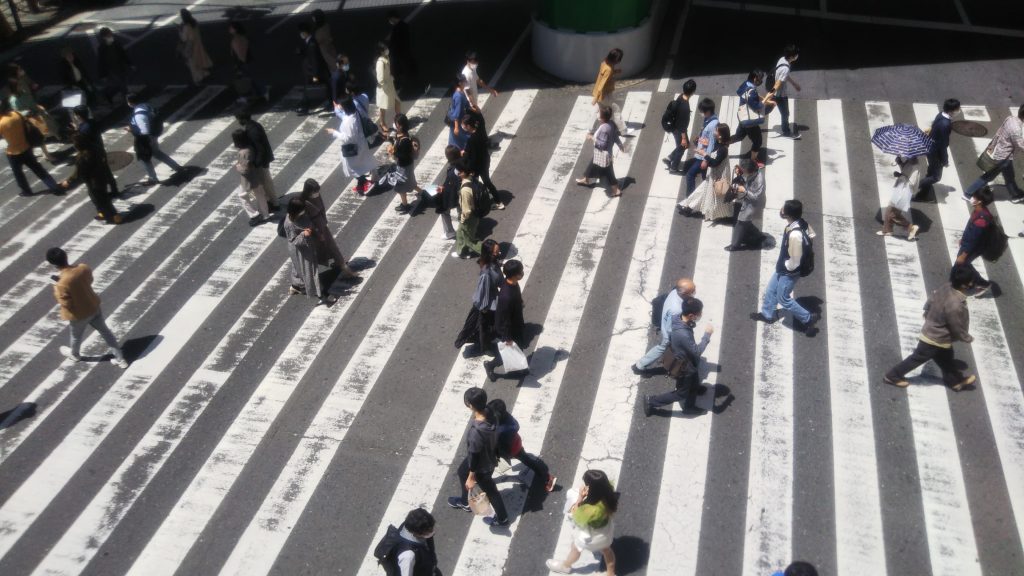 3度目の「緊急事態宣言」初日 大阪駅前は2020年春・最初の宣言下より外出者が微増も「かなり抑えているほう（30代・男性会社員）」（2021年4月25日）